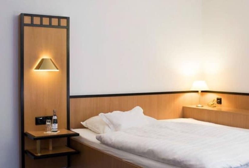 스탠다드 싱글 룸, Schere