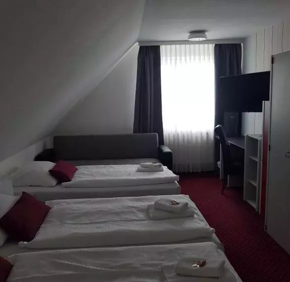 Standard Neljän Hengen Huone, Und Restaurant Rosenkranz
