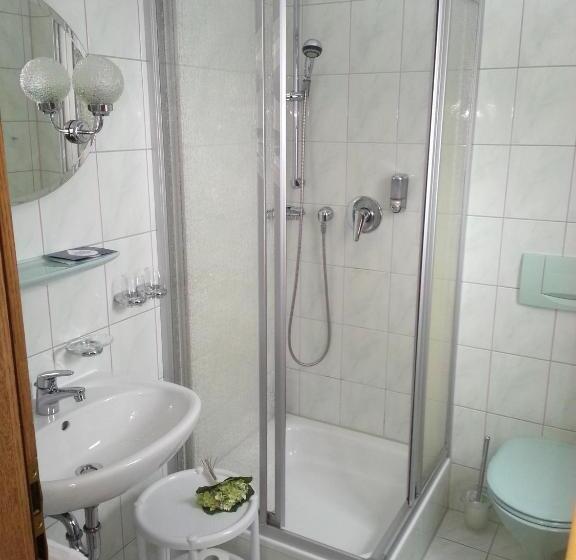 ファミリールーム, Waldesruh