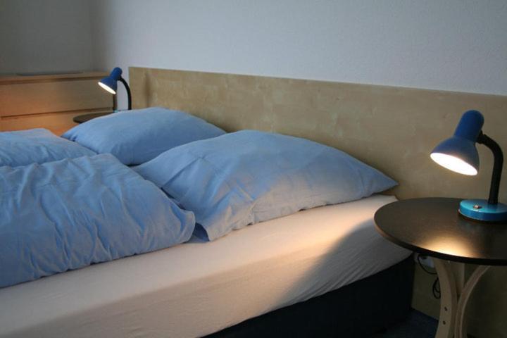 标准单人间, Zum Grunewald