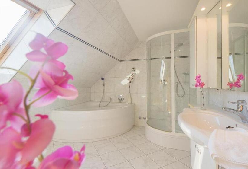 Люкс, Land Gut Hotel Lohmann