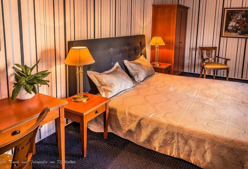 标准三人间, Restaurant Landhaus Rebstock