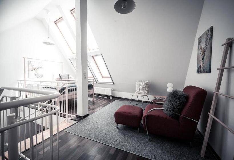 Студия Стандарт, Sommers Hotel Altes Posteck