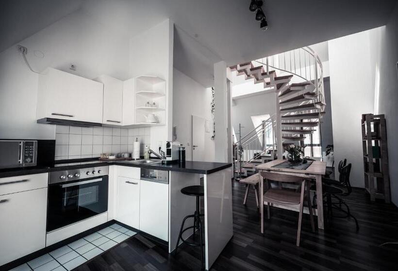 Студия Стандарт, Sommers Hotel Altes Posteck