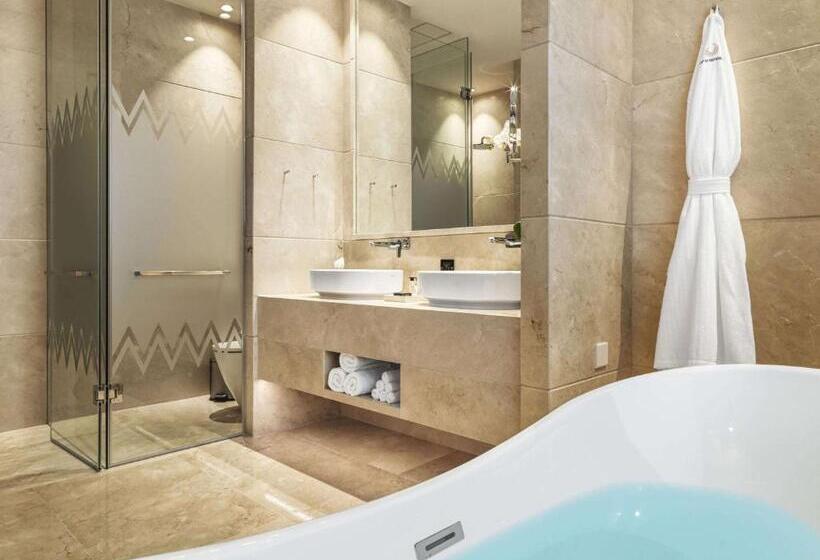 Capsule, Cap St Georges Hotel & Resort