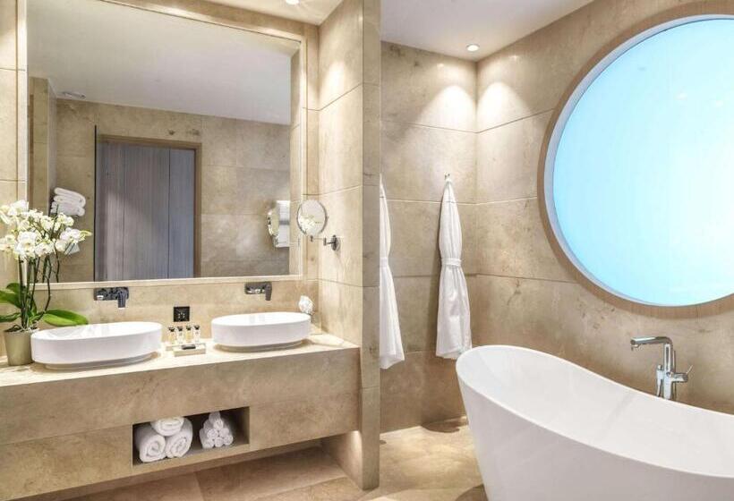 Capsule, Cap St Georges Hotel & Resort