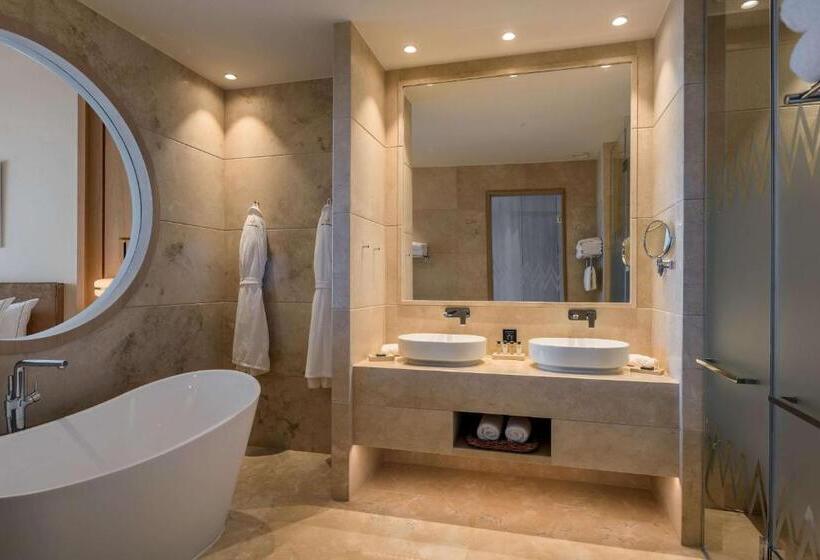 Capsule, Cap St Georges Hotel & Resort