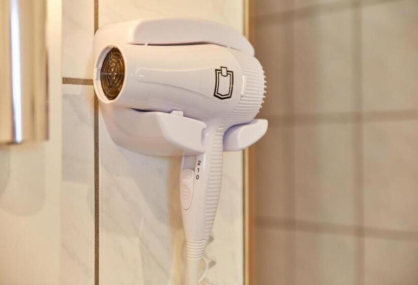 スタンダードルーム, Zum Dicken Baum