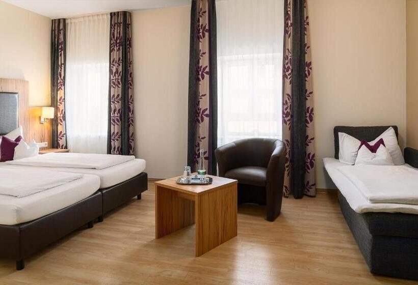 Номер Стандарт Трехместный, Classicx Landhaus & Hotel   Bed & Breakfast