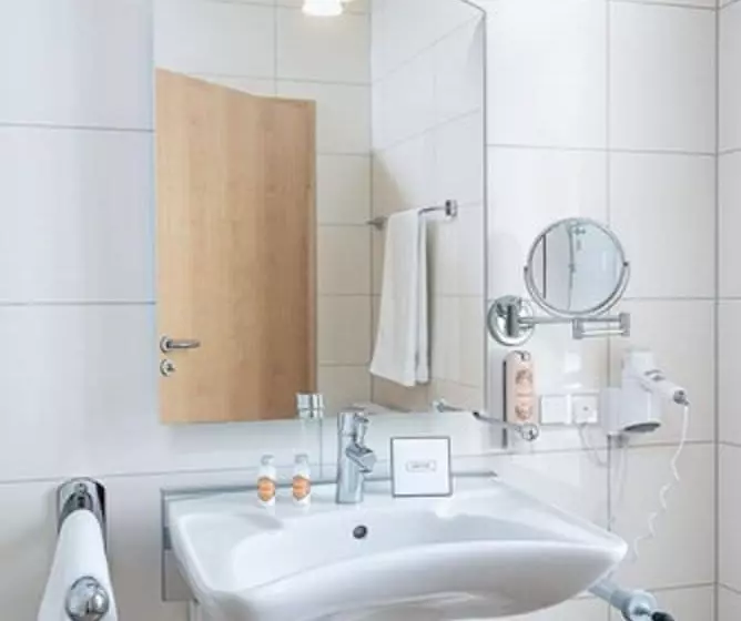 身障者適用シングルルーム, Classicx Landhaus & Hotel   Bed & Breakfast
