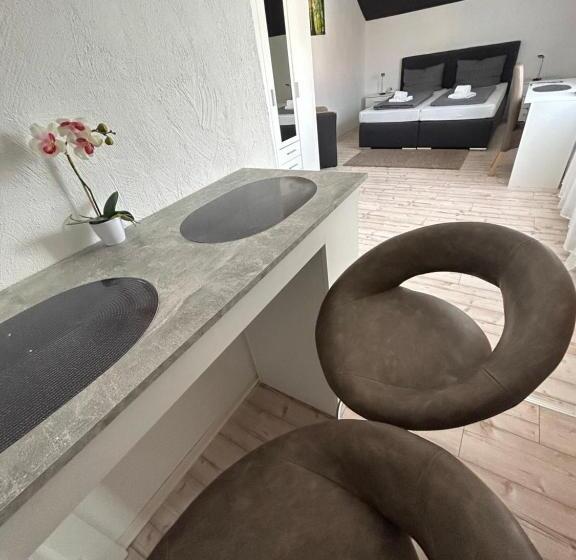 Номер Стандарт, Hasselberg