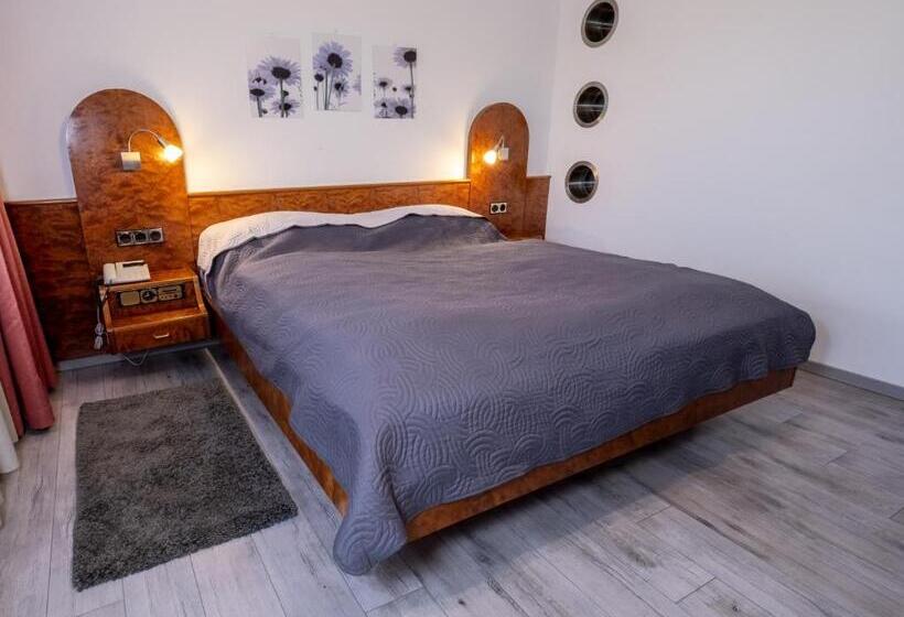 اتاق استاندارد, Klosterhof