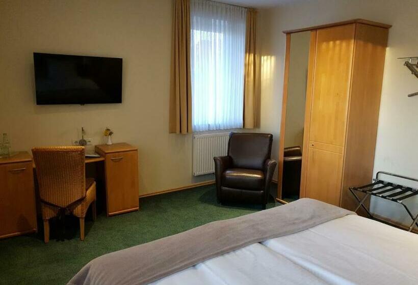 Номер Deluxe, Knipper