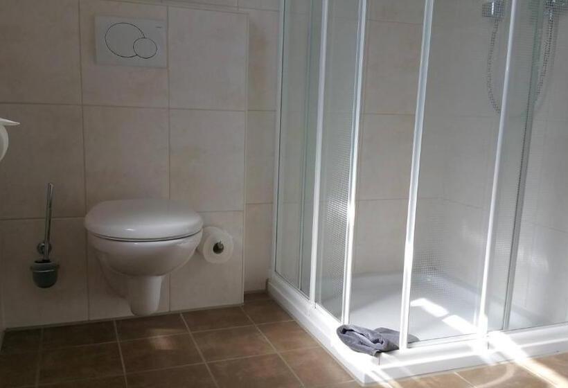 Номер Economy, Knipper