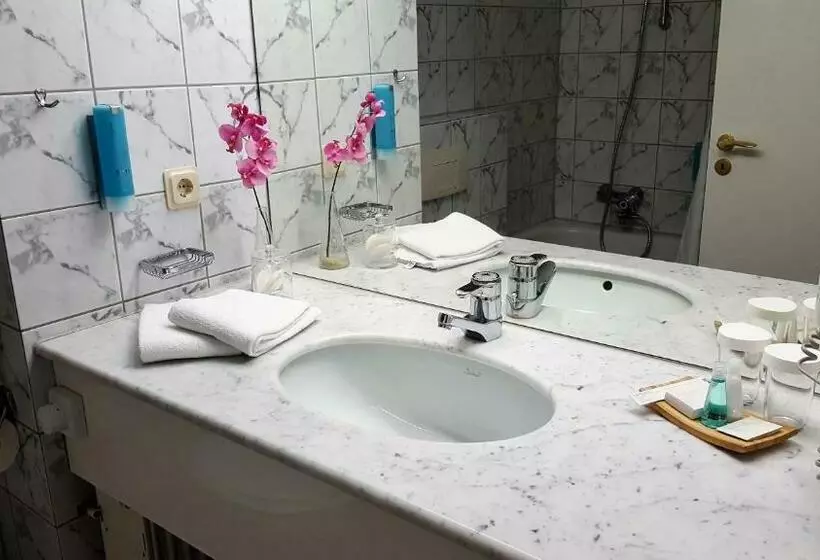 コンフォートシングルルーム, Novostar