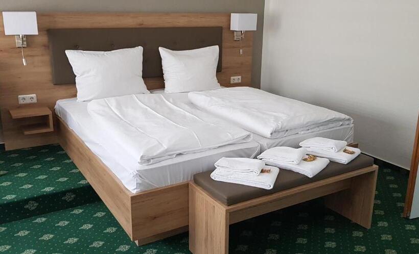 舒适三人间, Novostar