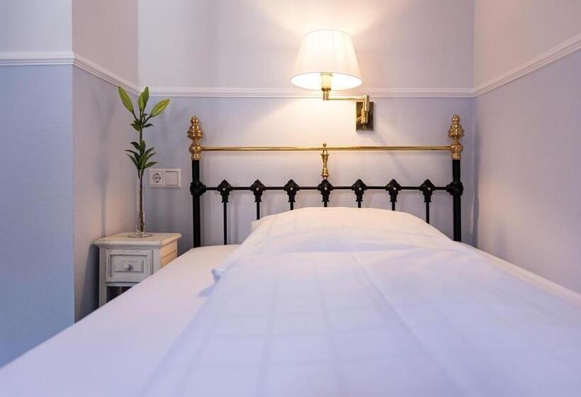 エコノミーシングルルーム, Obertor