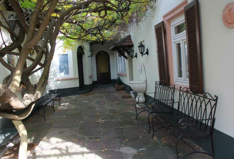 اتاق استاندارد یک نفره, Restaurant Da Franco