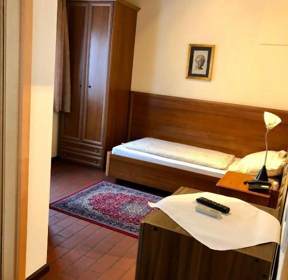 اتاق استاندارد یک نفره, Restaurant Da Franco