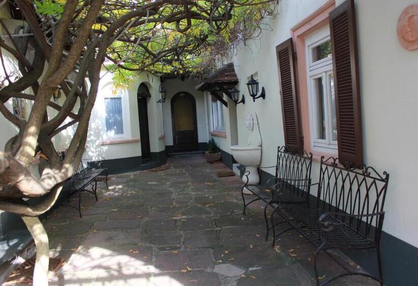 اتاق استاندارد سه نفره, Restaurant Da Franco