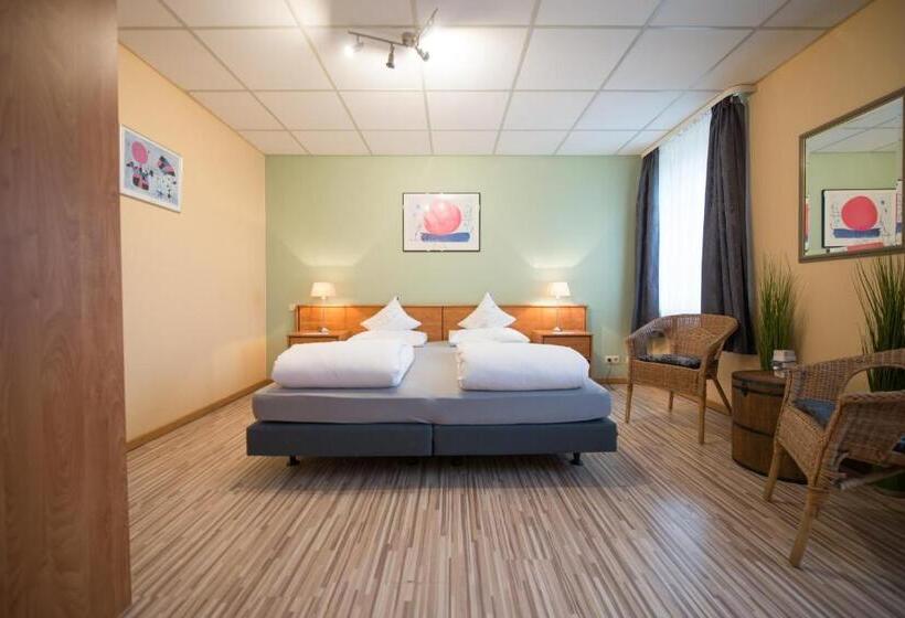 Номер Стандарт, Rheinauer Hof   Bed & Breakfast