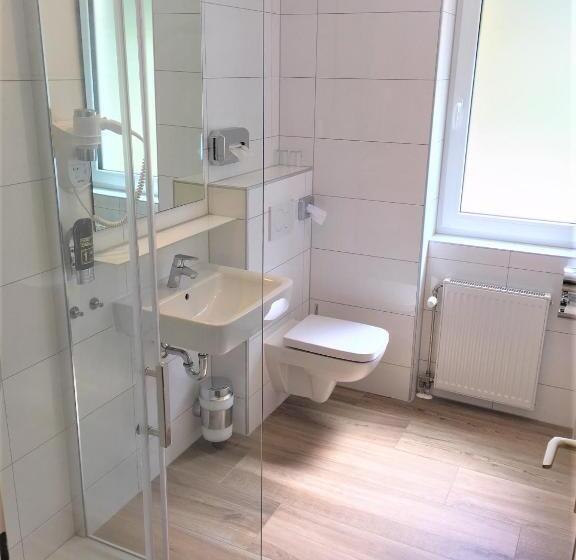 Quarto Familiar, Scheid