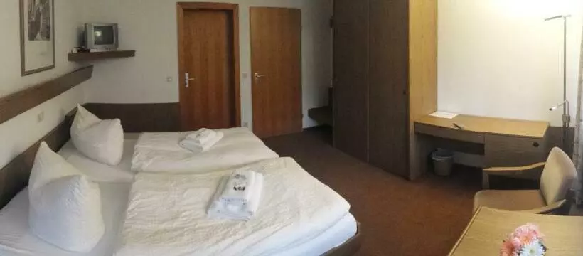 Standard Room, Scholz