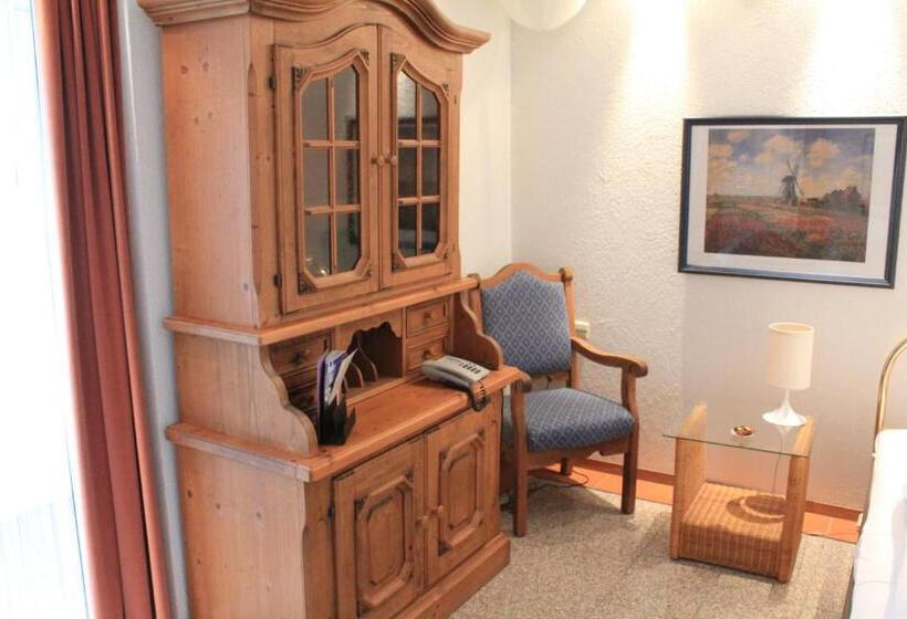 Standard Yhden Hengen Huone, Spahr