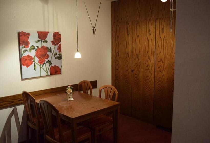 سوئیت کلاسیک, Zum Rosengarten