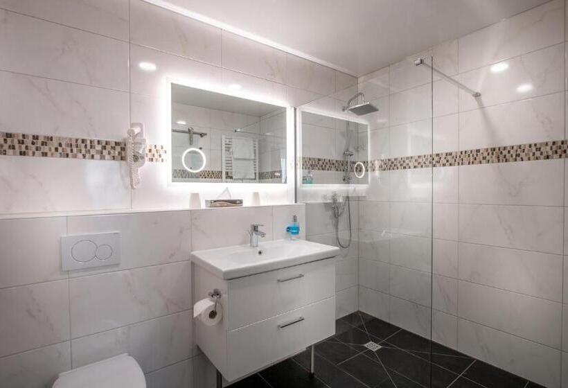 클래식 스위트, Zum Rosengarten