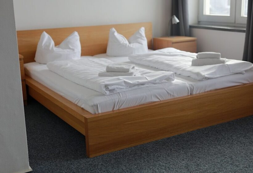 １ベッドルームベーシックアパートメント, Zur Borse