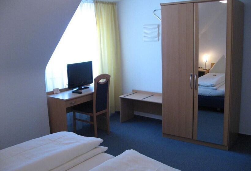 带共用浴室的标准房间, Gasthof Traube