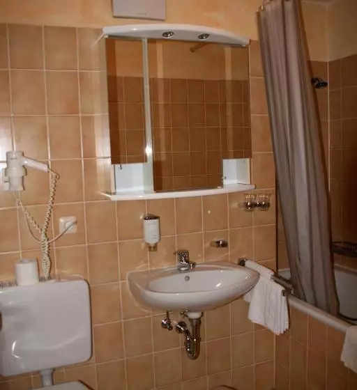 Huoneisto 1 Makuuhuone, Stadt Hotel Lörrach Gbr