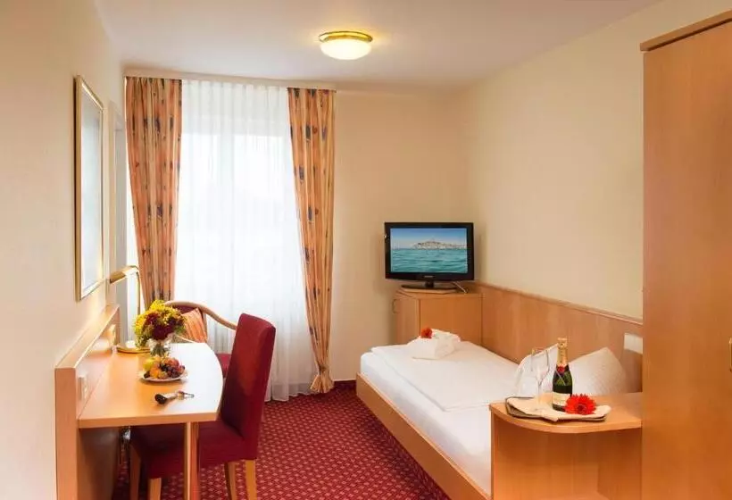 Standard Yhden Hengen Huone Näkymä, Strandhotel Löchnerhaus