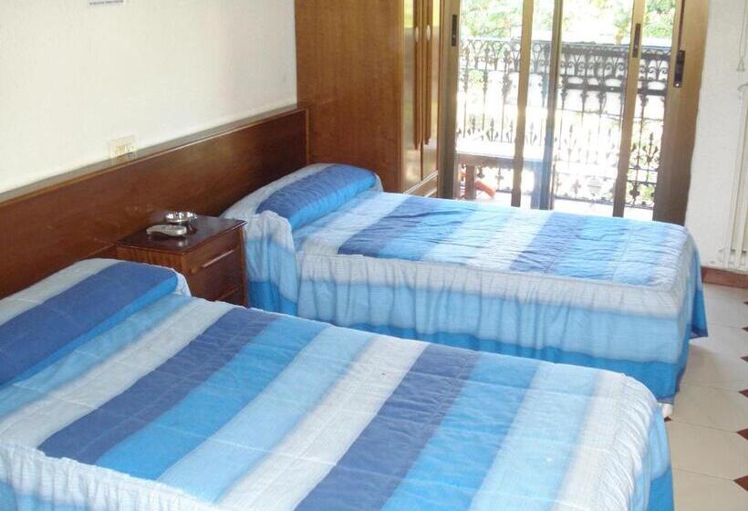 스탠다드 룸 공동 욕실, Hostal Central Zaragoza