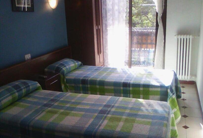 스탠다드 룸 공동 욕실, Hostal Central Zaragoza
