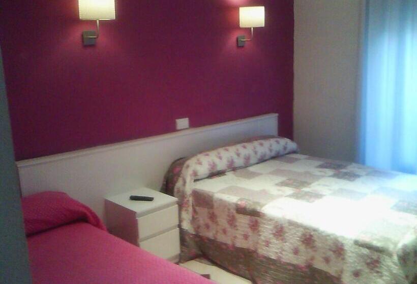 스탠다드 트리플 룸, Hostal Central Zaragoza