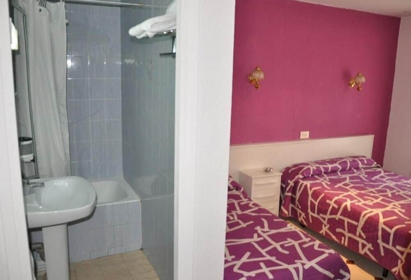 Camera Standard, Hostal Central Zaragoza