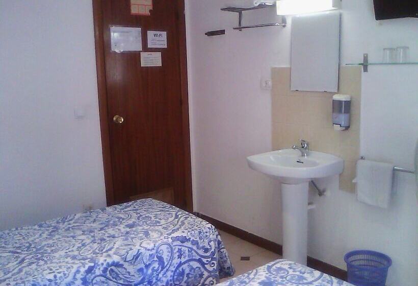 스탠다드 룸 공동 욕실, Hostal Central Zaragoza