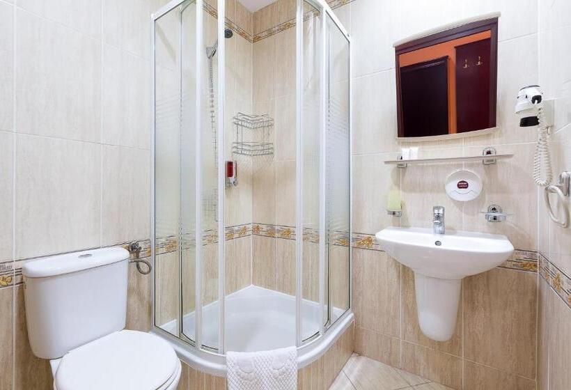 اتاق استاندارد سه نفره, Adam & Spa