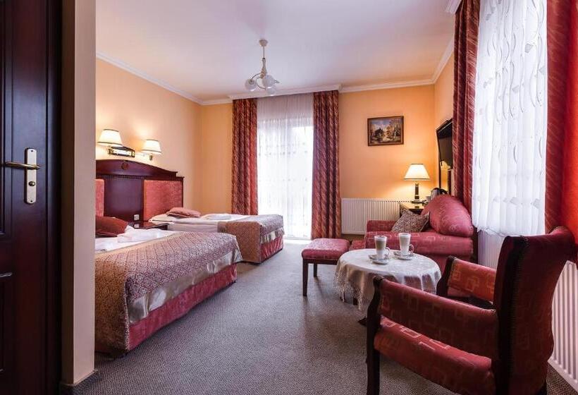 اتاق لوکس سه تخته, Adam & Spa