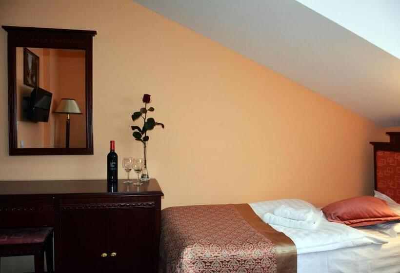 اتاق اکونومی, Adam & Spa