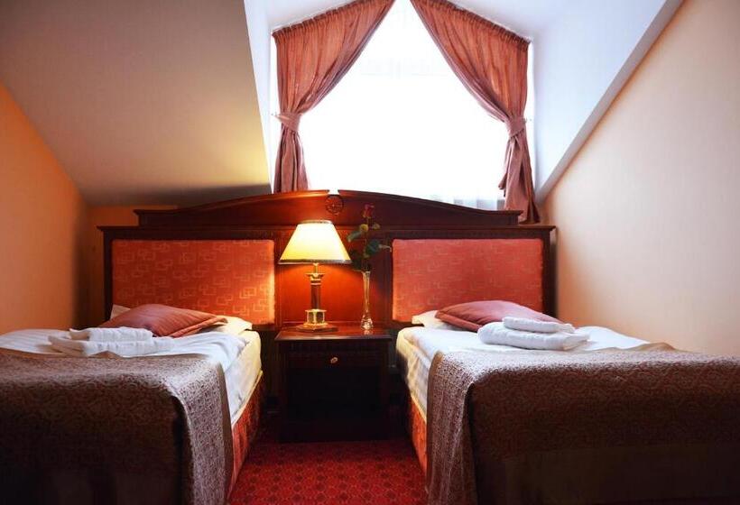 اتاق اکونومی, Adam & Spa