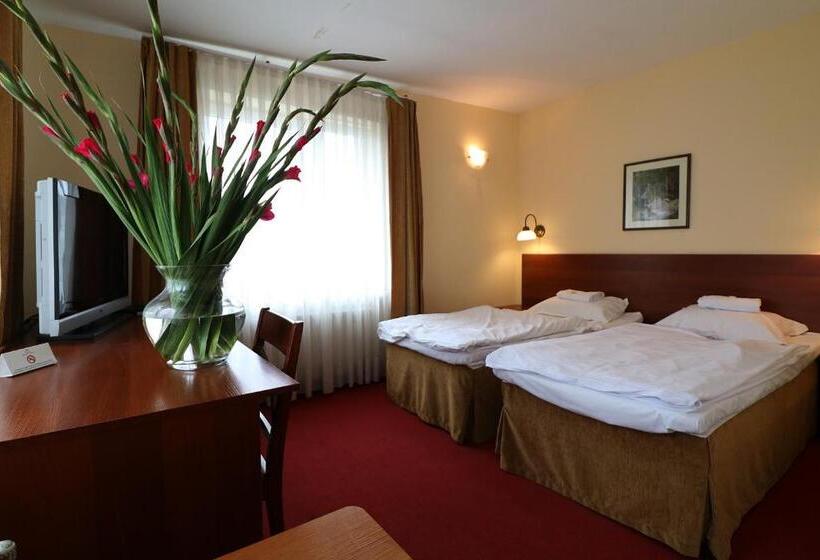 Номер Стандарт, Adria