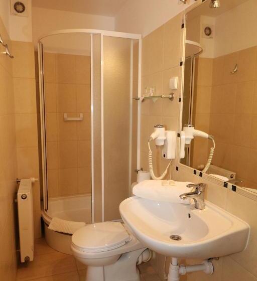 Номер Стандарт Трехместный, Adria