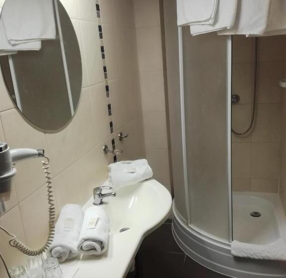 Четырехместный Номер Стандарт, Adria