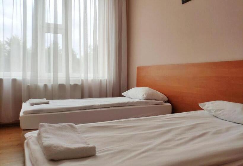 スタンダードルーム, Akor