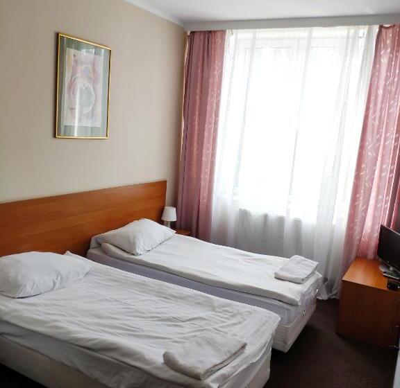 スタンダードルーム, Akor