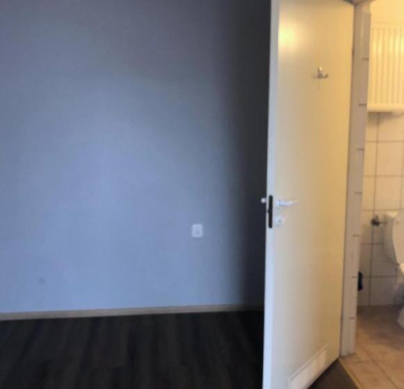 スタンダードスタジオ, Akor