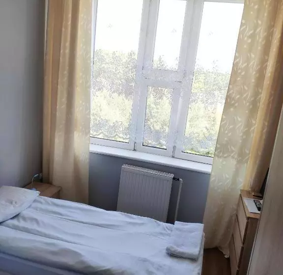 اتاق استاندارد یک نفره, Akor
